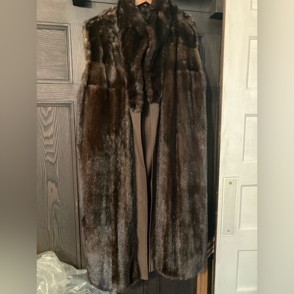 Rain coat Mink fur 🧥 approximate size L/XL (12/14) in good condition winter coat - Picture 7 of 9